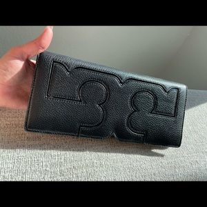 Black Tory Clutch